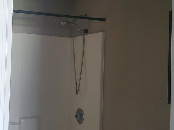 5th image of 113 E Sand St #113