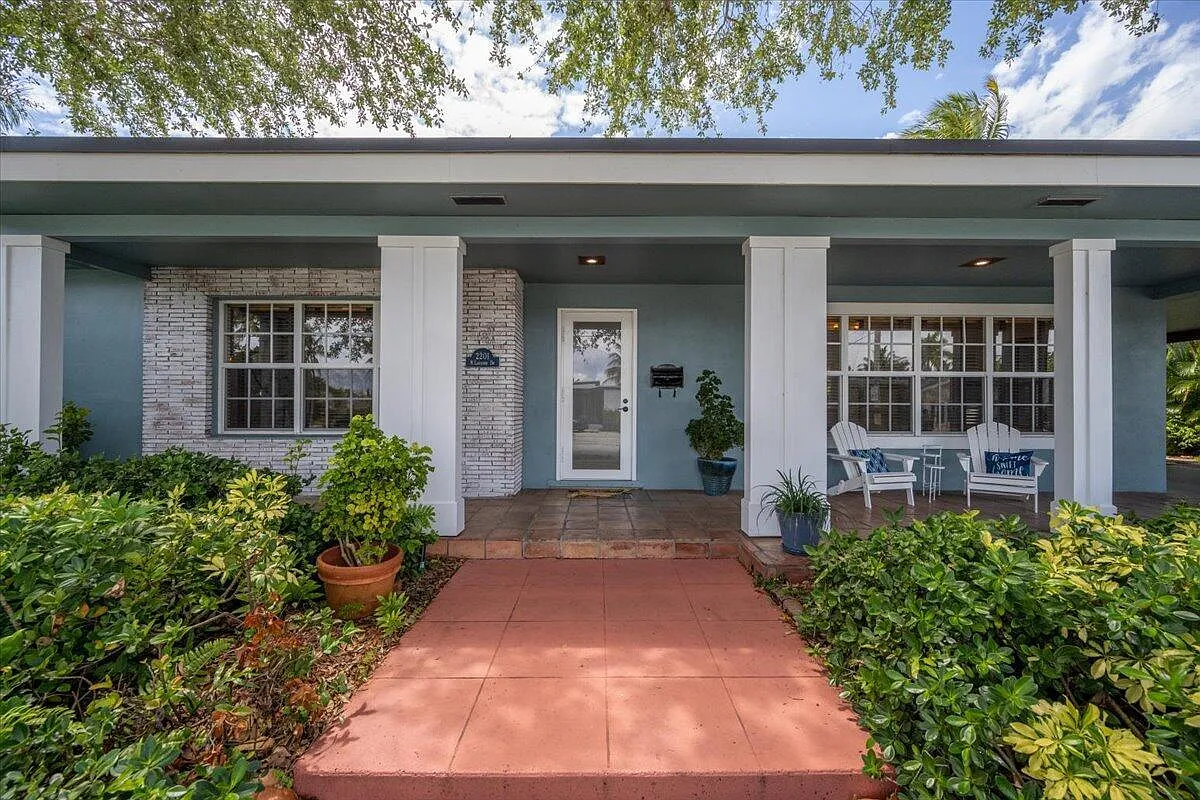 2 bed, 2.0 bath, 1574 sqft, $4,500 — Photo 2