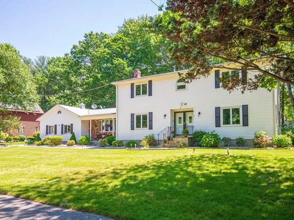 12 Tinkham Ave, Burlington, MA 01803