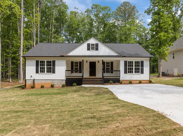 200 Rawhide Dr, Louisburg, NC 27549