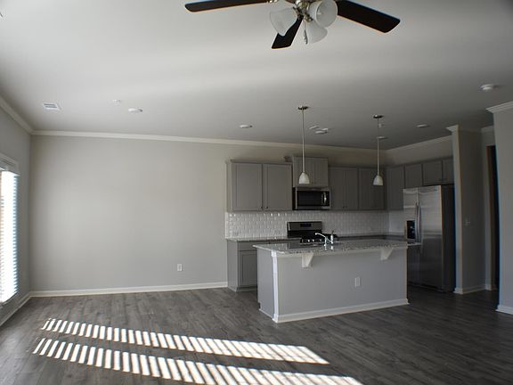 5th image of 755 Woodstock Grove Dr