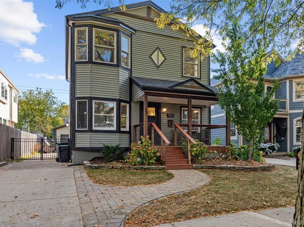 986 Smith Ave, Birmingham, MI 48009