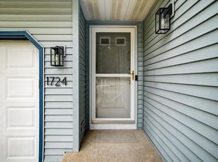 1724 Sapphire Way, Sun Prairie, WI 53590