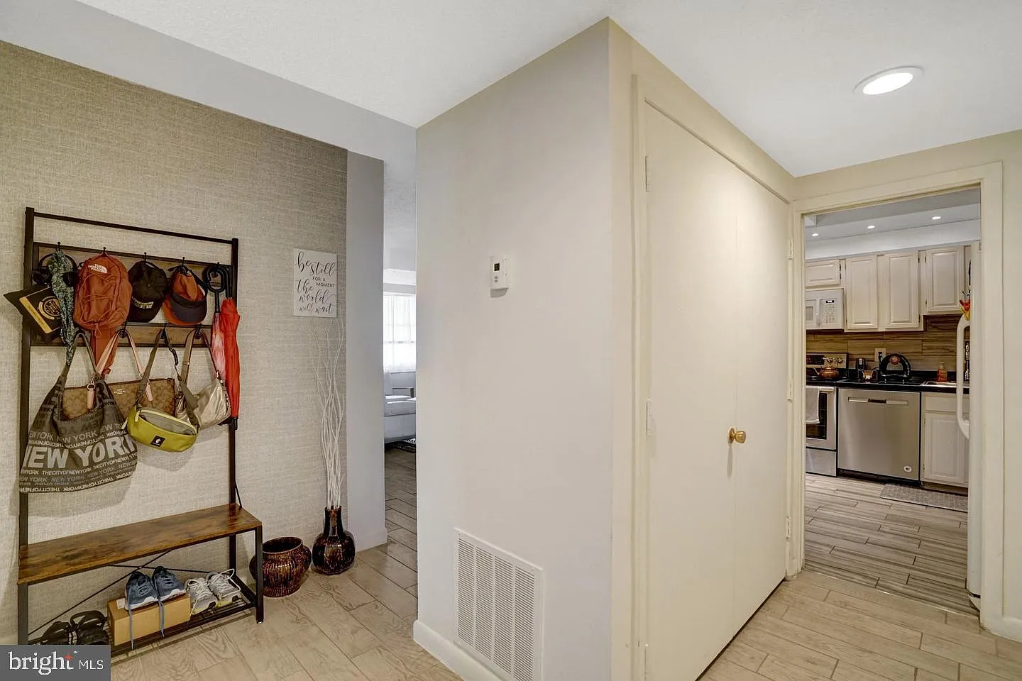 Skyline House Condominium — Photo 4