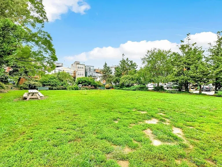 1257 Riverside Ave #D — Photo 31