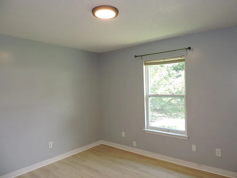 6537 Sinclair St — Photo 7