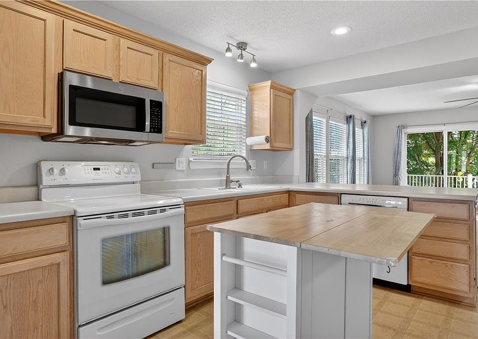 8665 NE 97th Ter, Kansas City, MO 64157 | Zillow