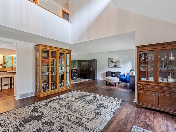 5th image of 6828 Jayhawk Cir