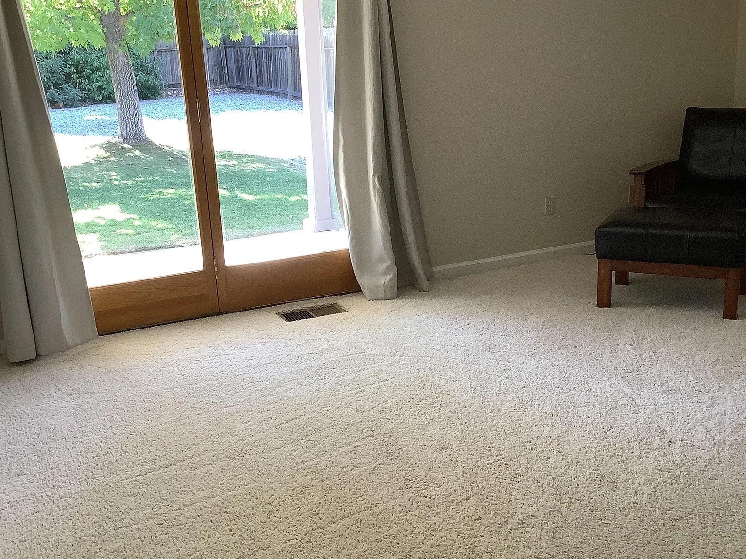 3 bed, 2.5 bath, 2128 sqft, $2,500 — Photo 3