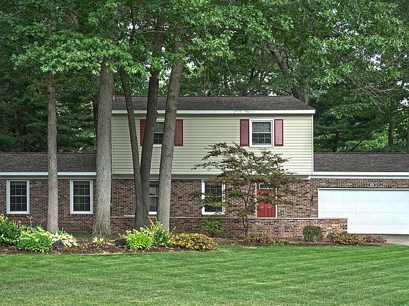 2nd image of 950 Mancelona Dr