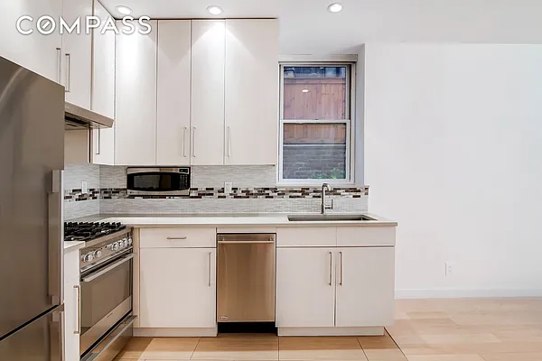 Rented by Compass | media 27