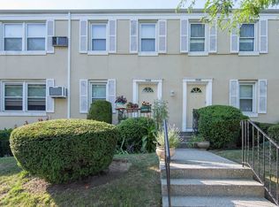 71-04 252nd St #75B, Bellerose, NY 11426