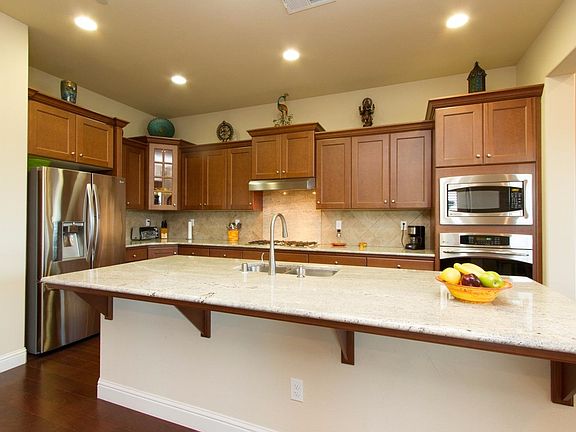5th image of 2881 E Frederick Ave