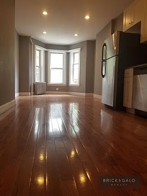 Rented by BRICK & GALO REALTY CORP | media 27