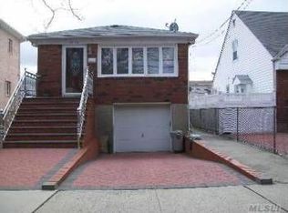 8254 268th St, Glen Oaks, NY 11004