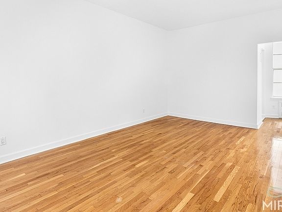 2nd image of 320 E 50th St #3DD