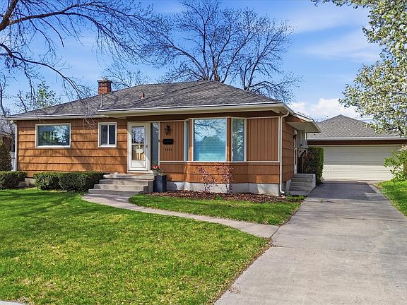 3rd image of 1441 Ellendale Ave