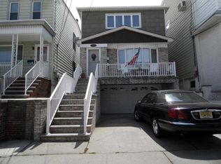 30 W 51st St, Bayonne, NJ 07002