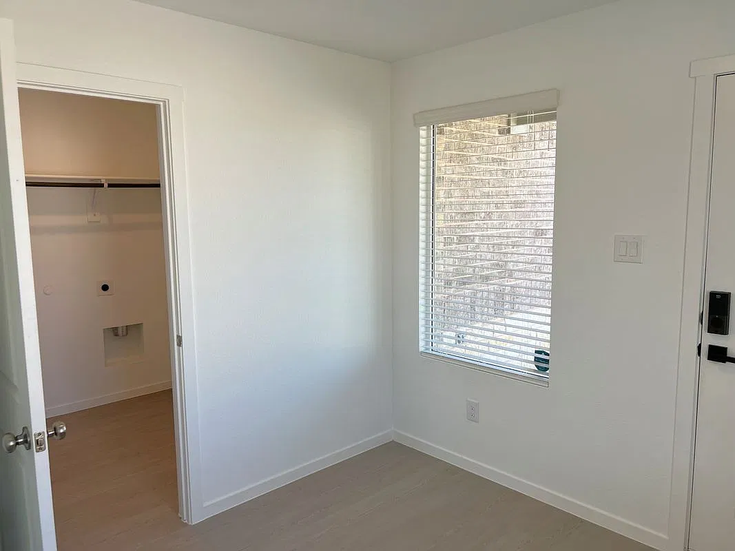 4 bed, 2.0 bath, 1630 sqft, $1,700 — Photo 3