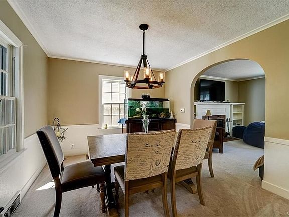 4th image of 62 Henderson Pl