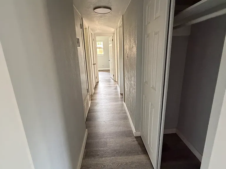 226 California Dr — Photo 6
