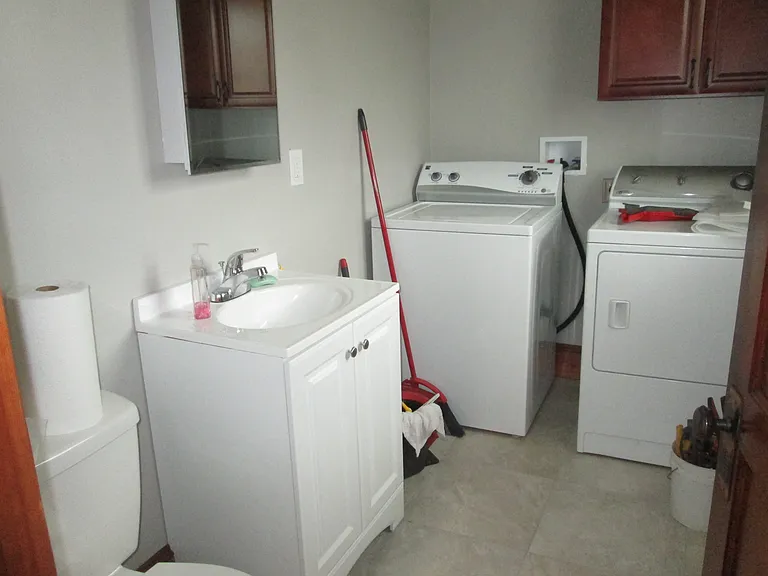 408 W Wilson Blvd — Photo 6