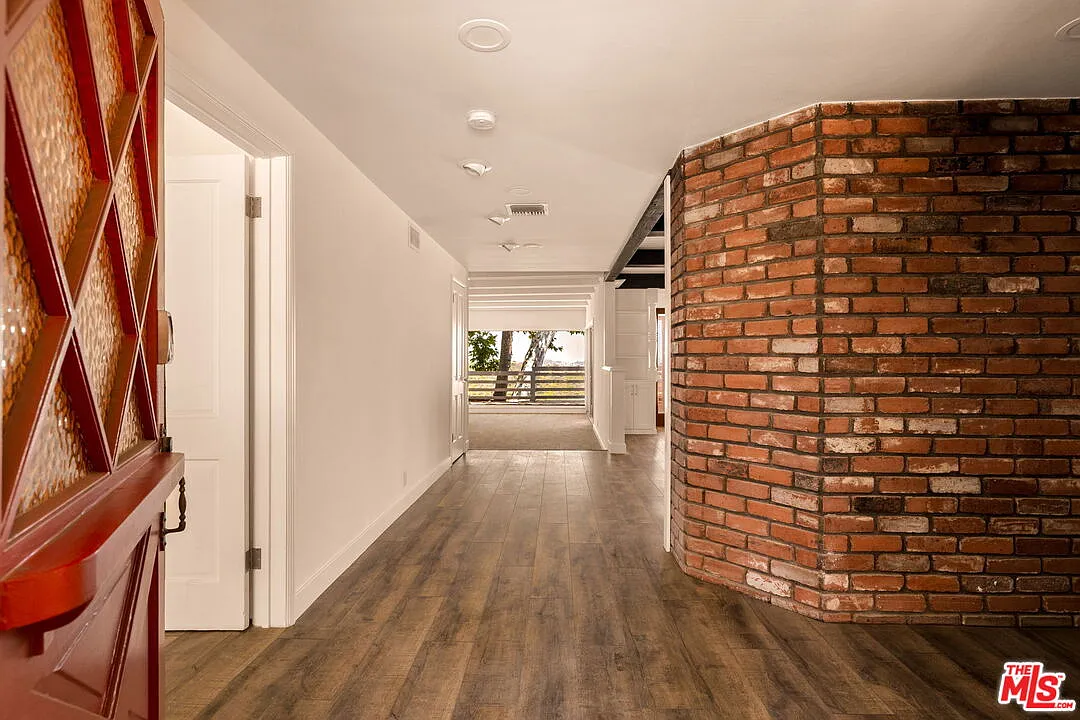 4 bed, 3.0 bath, 2654 sqft, $13,500 — Photo 4