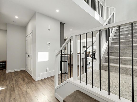 2nd image of 61 Penn Pl