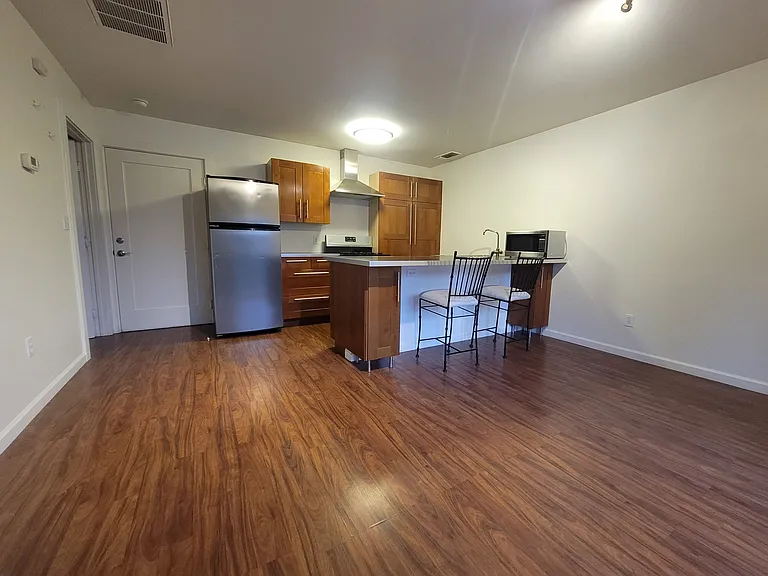 45 Howard Ave #B — Photo 3
