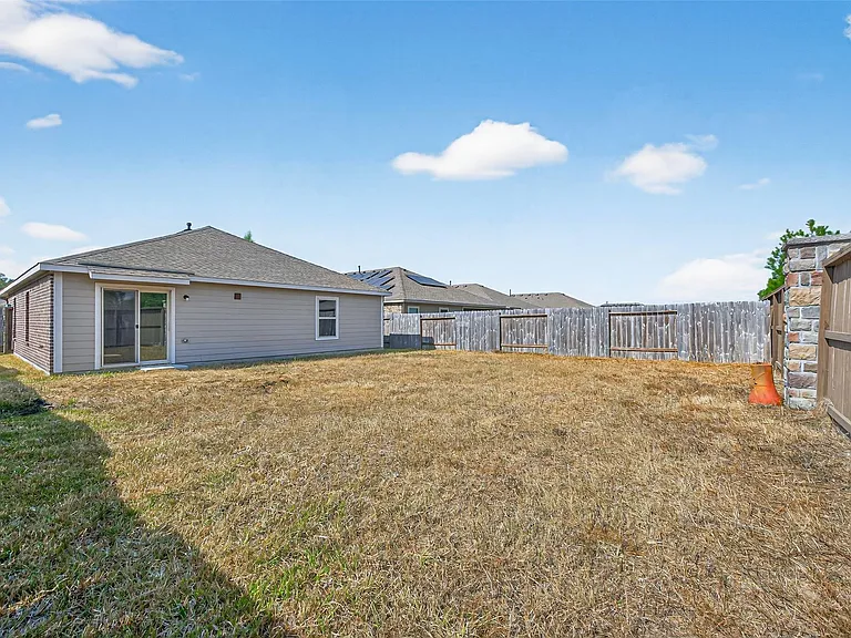 15171 Willow Tree Ln — Photo 36