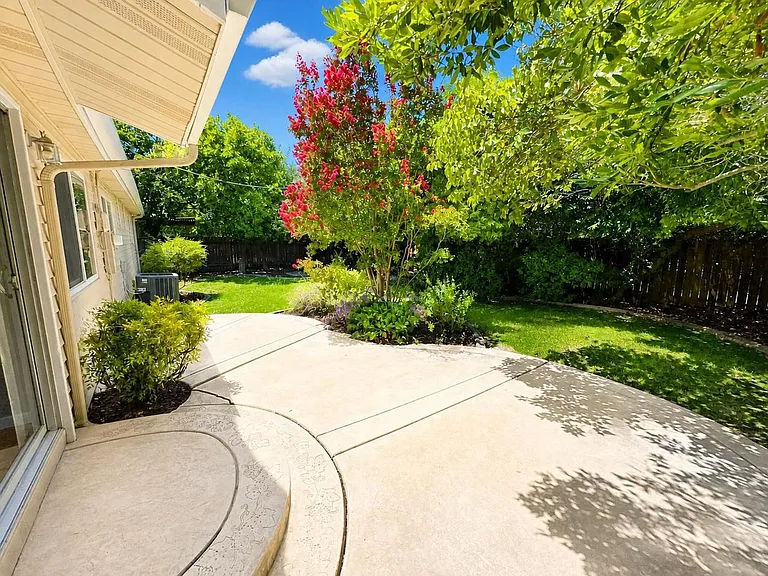 4549 Lippi Pkwy — Photo 33