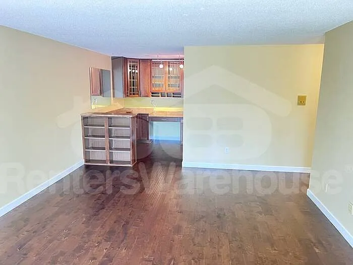 1304 W Medicine Lake Dr #118 — Photo 9