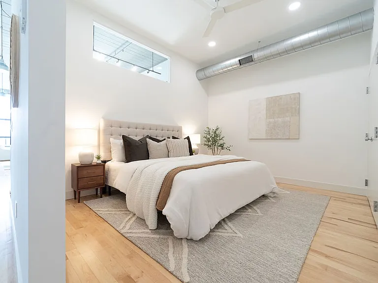 44 Warren St #215 — Photo 4