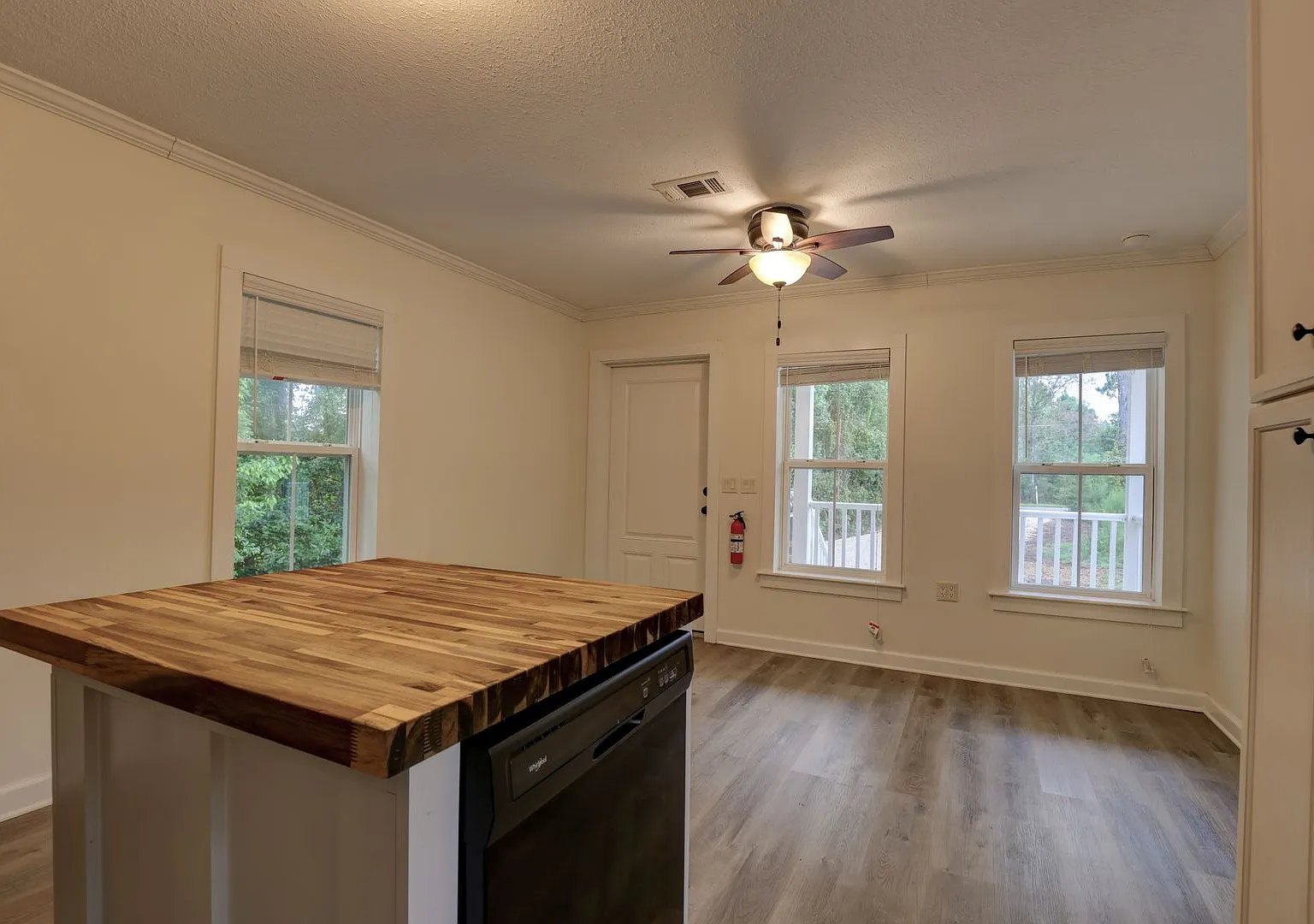 Coming Soon! 3 Bedroom, 1 Bathroom In Point Clear! — Photo 3