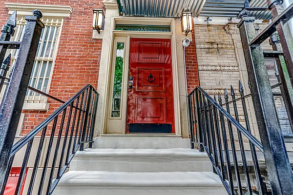 Rented by Christie's International Real Estate Group, LLC | media 22