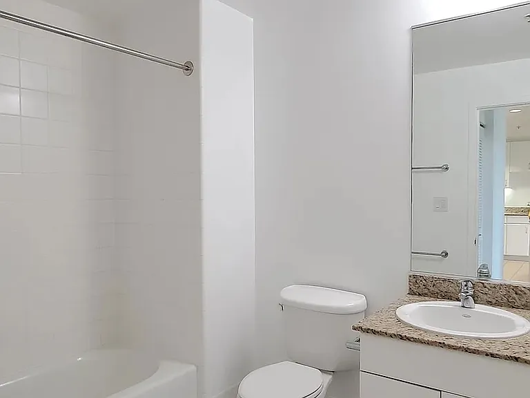 260 King St #673 — Photo 8