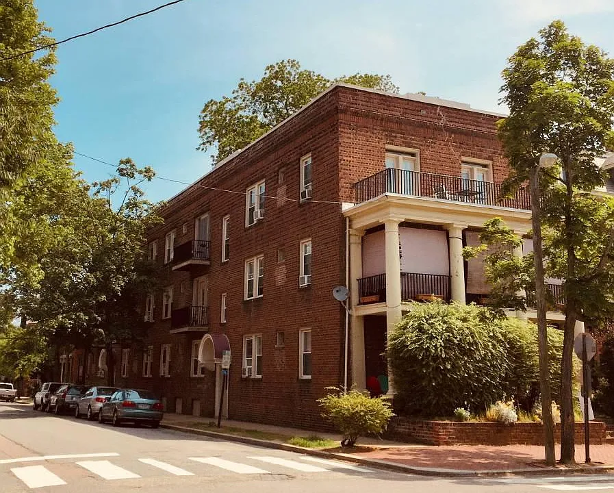 203 N Plum St #4