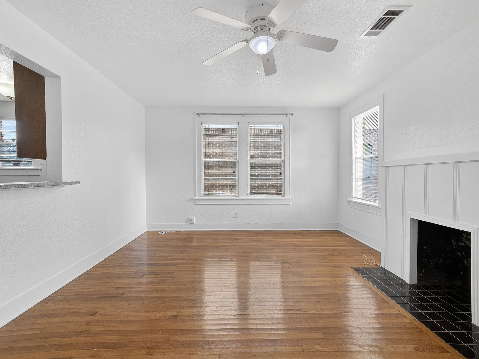 3146 Cockrell Ave — Photo 4