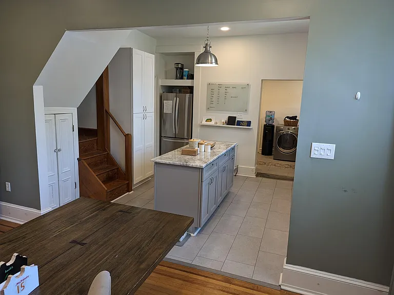 3504 Ainslie St — Photo 10
