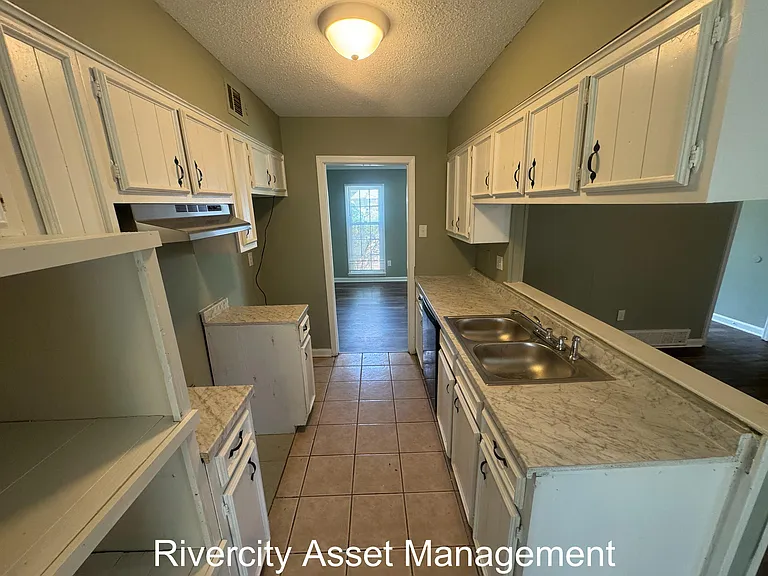4942 Foxhall Dr — Photo 5