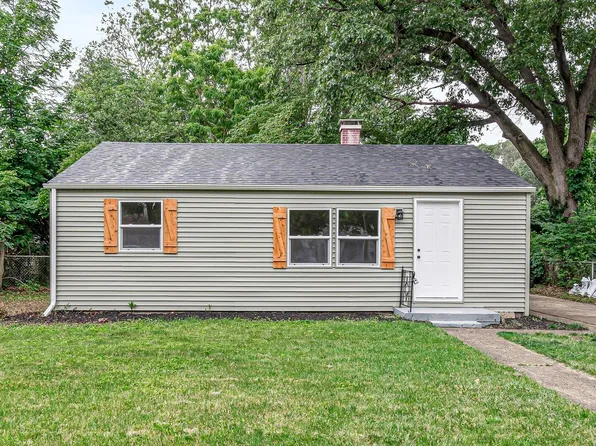 1320 Eastbrook Dr, South Bend, IN 46616