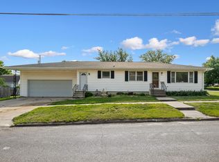 426 Commercial St, Reinbeck, IA 50669