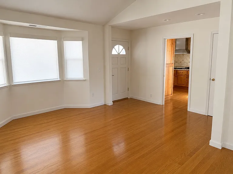 1079 Durham Ct — Photo 7