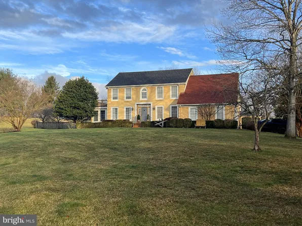 20719 Saint Louis Rd, Purcellville, VA 20132
