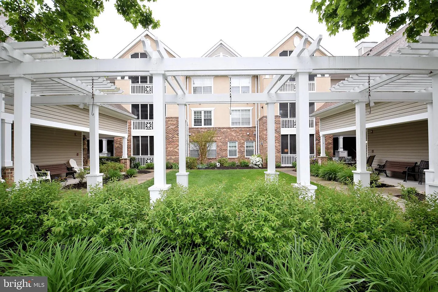 306 Canterbury Rd APT A photo 1