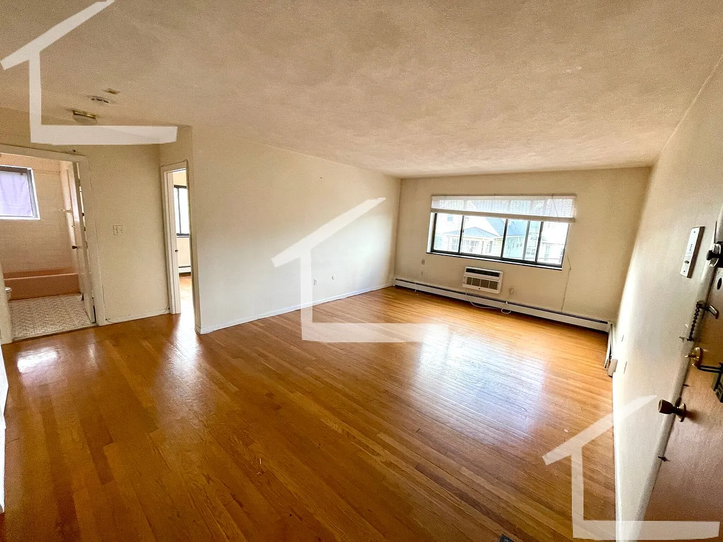 Large 2 Bed in Allston w/ AC — Photo 1