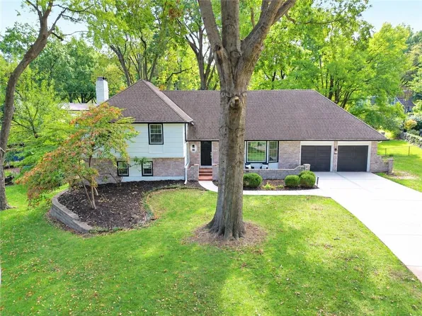 8129 Dearborn Dr, Prairie Village, KS 66208
