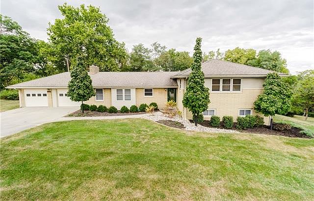 1st image of 3318 NW Oakcrest Dr