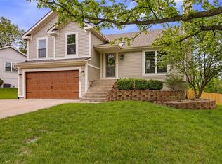 21505 W 50th St, Shawnee, KS 66226