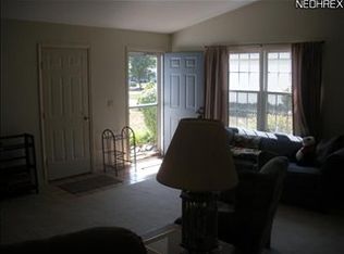6772 Farmingdale Ln #21-L, Mentor, OH 44060